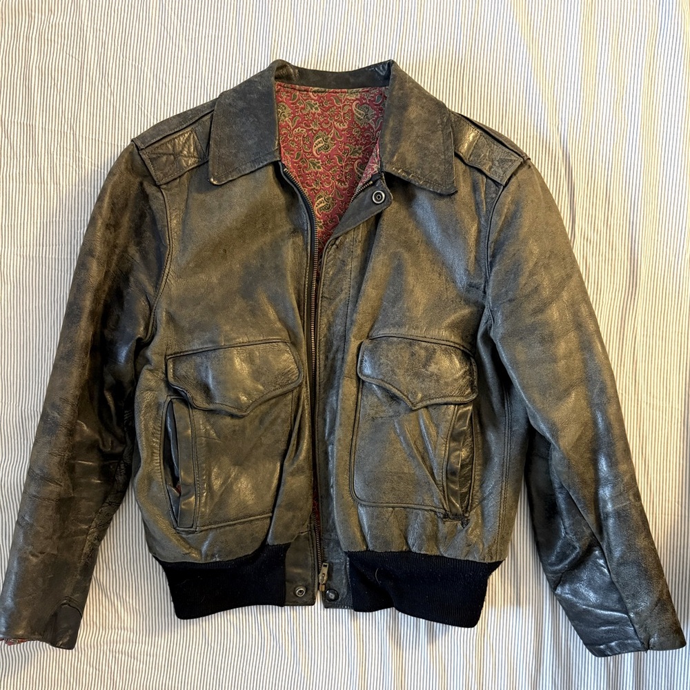 Vintage Distressed Black Leather Bomber Jacket Size M/L